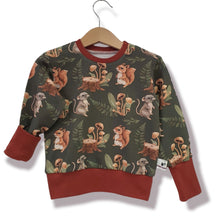 Charger l&#39;image dans la galerie, Pull sweat au motif &quot;MY FOREST&quot;.